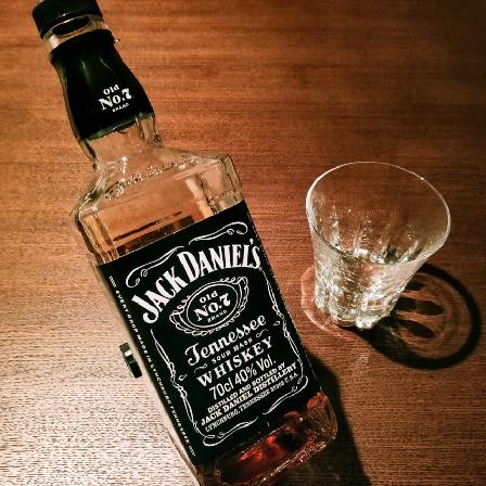 テネシーウイスキーはクセが少なく初心者でも飲みやすい