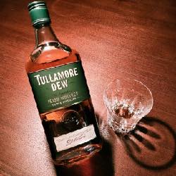 バスカーとジェムソン、タラモアデュー、ブッシュミルズを飲み比べ