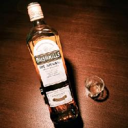 バスカーとジェムソン、タラモアデュー、ブッシュミルズを飲み比べ