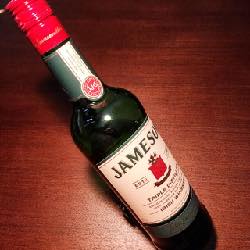 バスカーとジェムソン、タラモアデュー、ブッシュミルズを飲み比べ